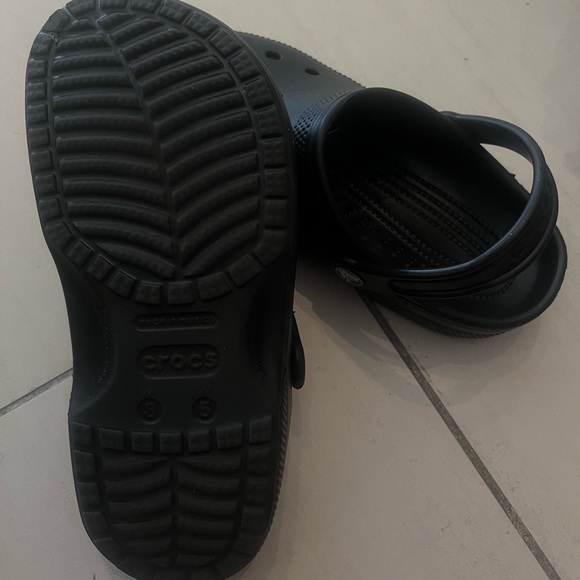 Black Crocs Classic Clog - Picture 4 of 5